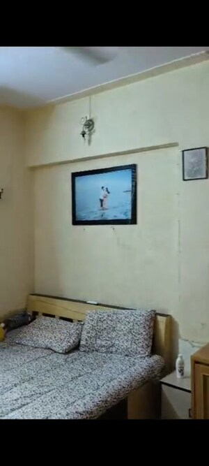 Bedroom in 1 BHK Apartment at Vinod Villa Worli, Worli – for Rent