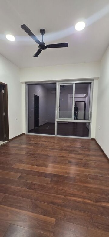 Room in 3 BHK Apartment at Piramal Aranya, Byculla – for Rent