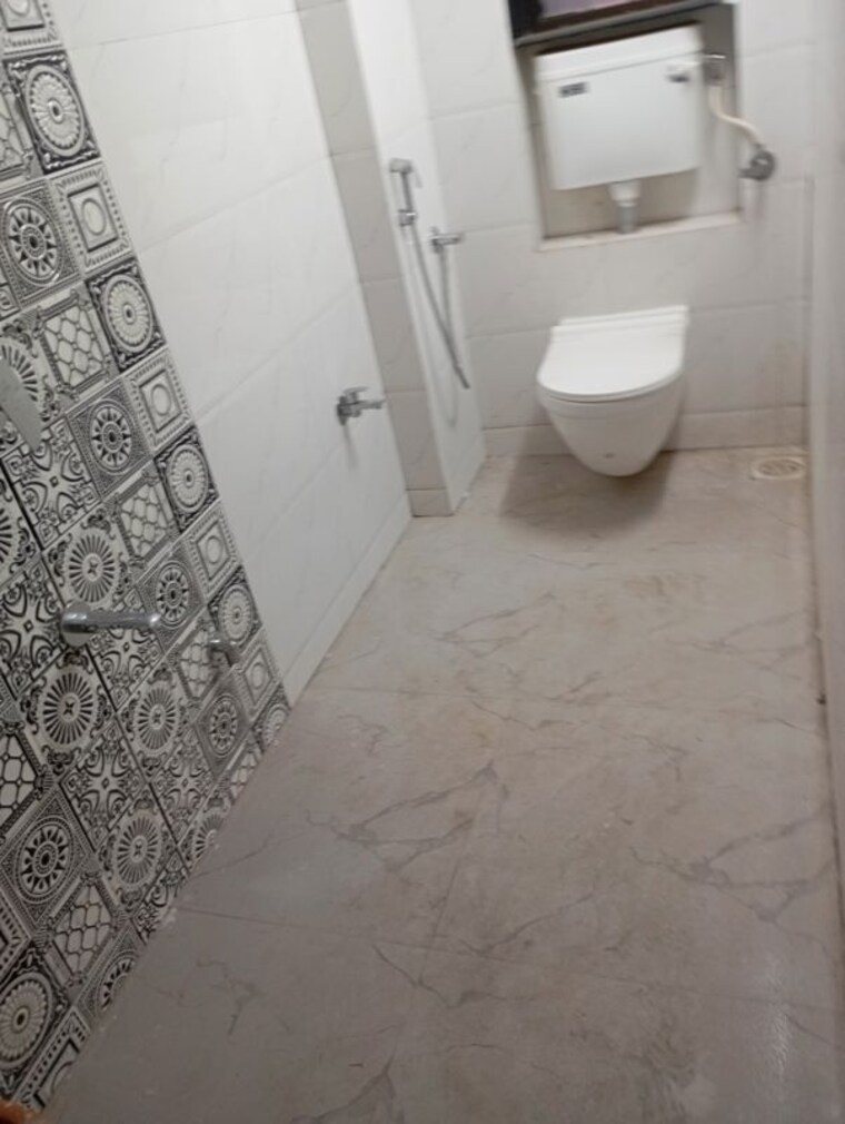 Bathroom, jb nagar 1.5 Bedroom 440 Sq.Ft. Apartment In Jb Nagar Mumbai 10131497