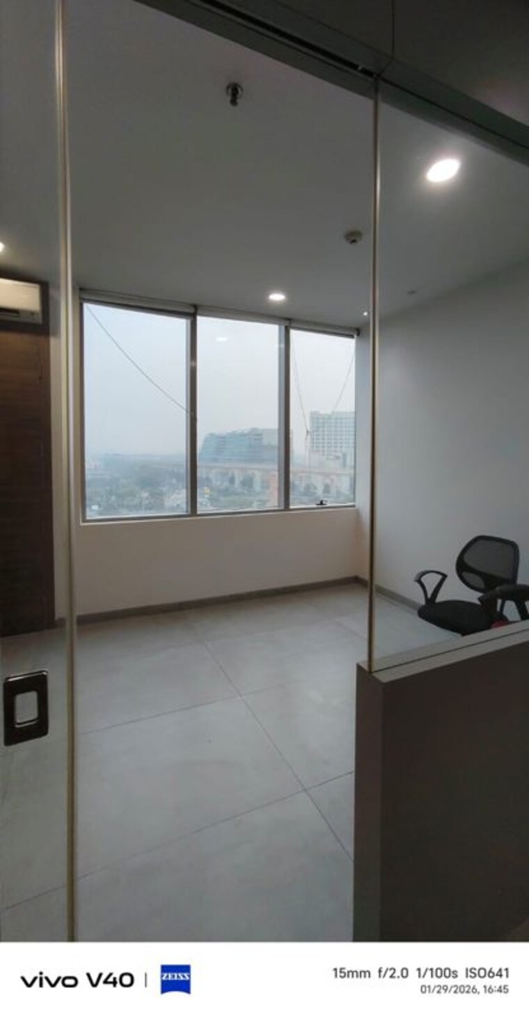 Room, ambuja-ecospace-business-park Commercial Office Space in IT/SEZ 750 Sq.Ft. In New Town Action Area ii Kolkata 10131454