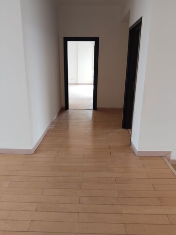 Room in 3 BHK Apartment at Jaypee Green Sea Court, Sector Swarn Nagri – for Rent