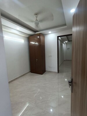 Room in 2 BHK Apartment at Saket – for Rent