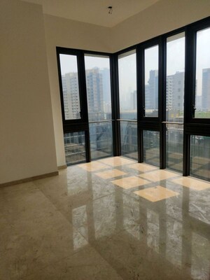 Room in 3 BHK Apartment at Lodha The Park, Worli – for Rent