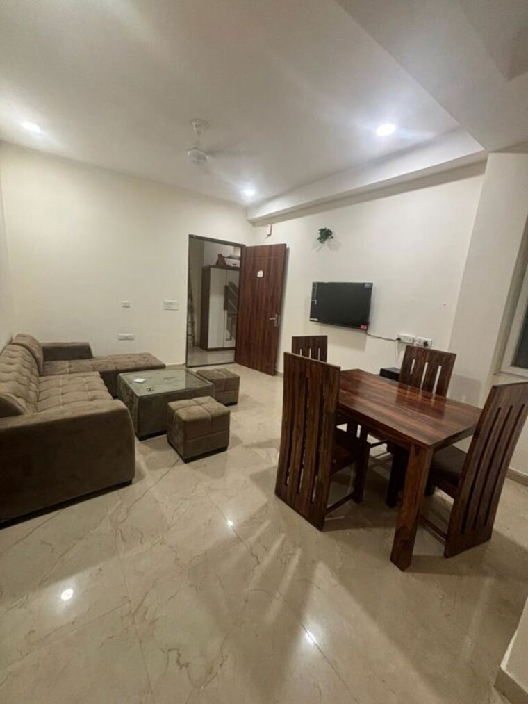 Living Room, sector 30 3 Bedroom 1800 Sq.Ft. Builder Floor In Sector 30 Gurgaon 10131561