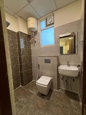 Bathroom in 3 BHK Builder Floor at Sector 30 – for Rent