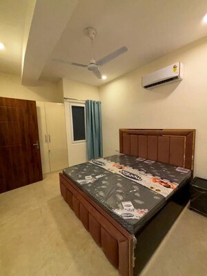 Bedroom in 3 BHK Builder Floor at Sector 30 – for Rent