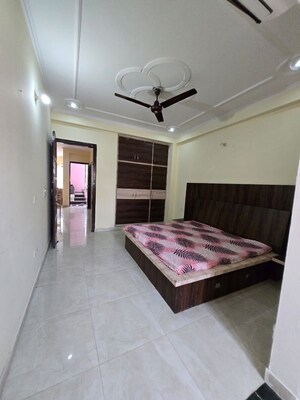 Bedroom in 2 BHK Builder Floor at Sector 43 – for Rent