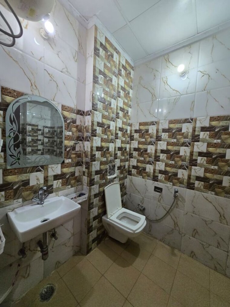 Master Bedroom, sector 43 2 Bedroom 1600 Sq.Ft. Builder Floor In Sector 43 Gurgaon 10131583