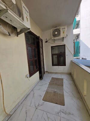 Kitchen in 2 BHK Builder Floor at Sector 43 – for Rent