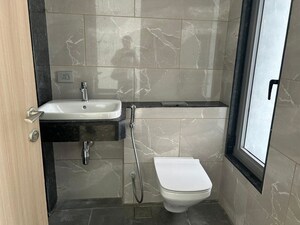 Bathroom in 4 BHK Apartment at Rustomjee Crown, Prabhadevi – for Rent