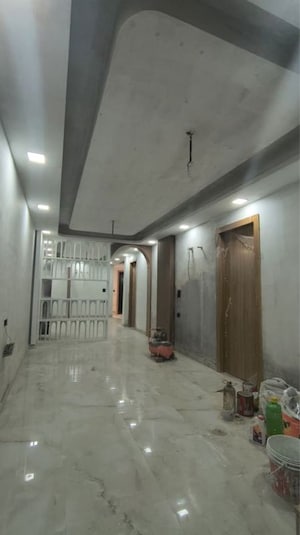 Room in 4 BHK Apartment at Tusyana – for Sale