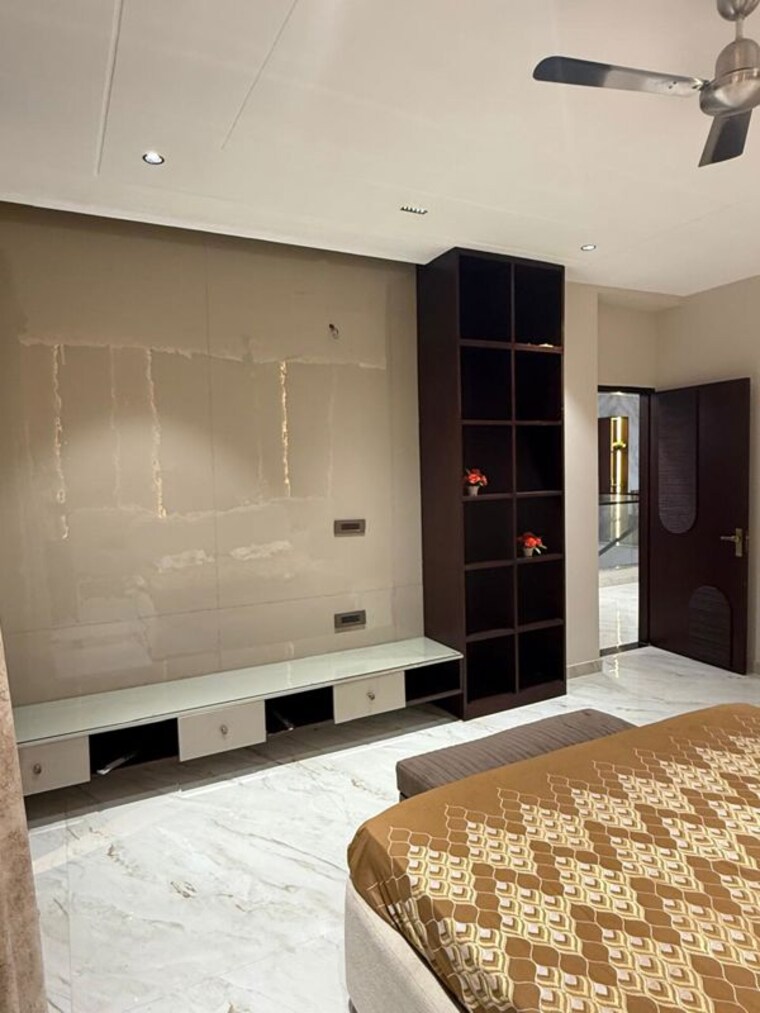 Room, sector 117 4 Bedroom 250 Sq.Yd. Independent House In Sector 117 Mohali 10131603