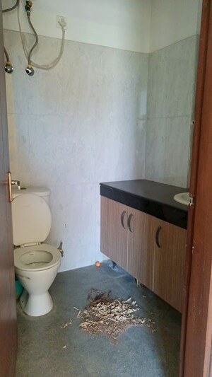 Bathroom in 4 BHK Apartment at Pioneer Park Phase 1, Sector 61 – for Rent
