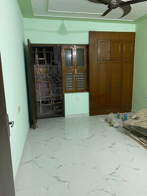 Room in 2.5 BHK Independent House at Beta Ii Greater Noida – for Rent