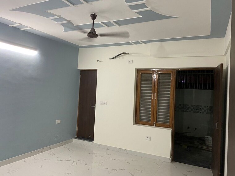 Room, beta ii greater noida 2.5 Bedroom 120 Sq.Mt. Independent House In Beta Ii Greater Noida Greater Noida 10131677