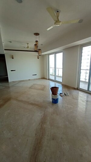 Room in 3 BHK Apartment at Mahindra Luminare, Sector 59 – for Rent