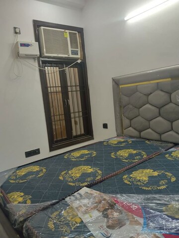 Room in 1 BHK Builder Floor at Neb Sarai – for Rent
