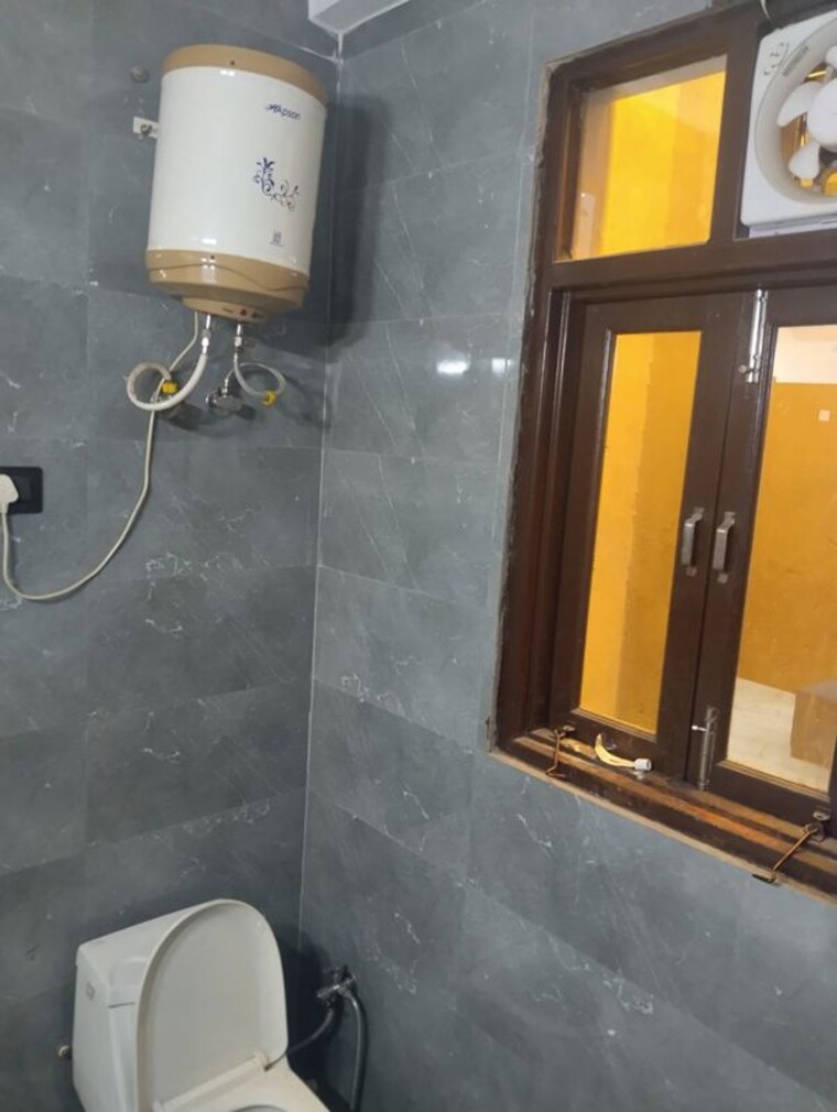 Bathroom, neb sarai 1 Bedroom 850 Sq.Ft. Builder Floor In Neb Sarai Delhi 10131713