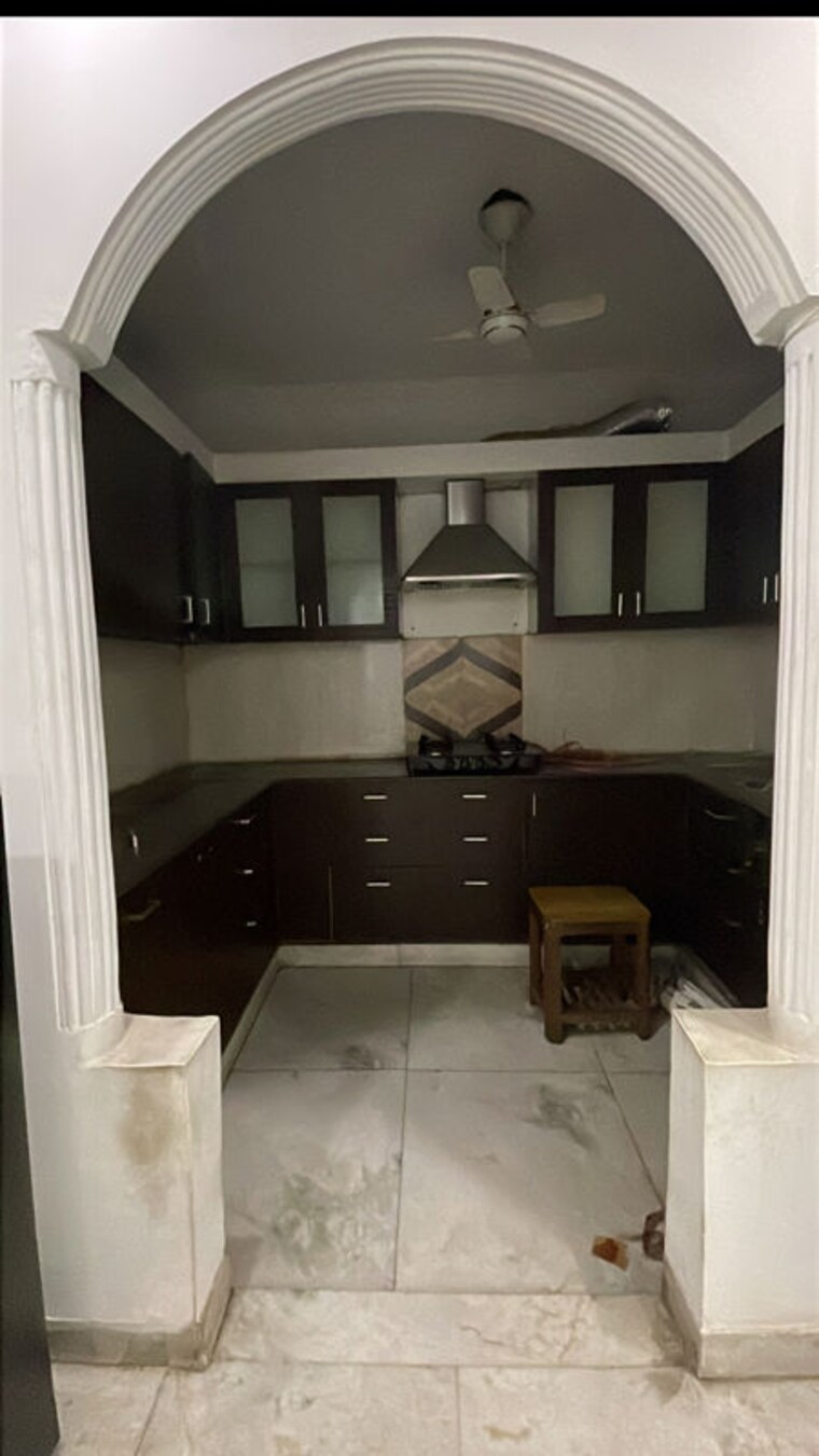 Kitchen, chittaranjan park 3 Bedroom 125 Sq.Yd. Builder Floor In Chittaranjan Park Delhi 10131679