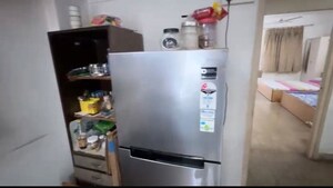 Furnished Amenities in 2 BHK Apartment at Shri Ramakrishna CHS, Vile Parle West – for Rent