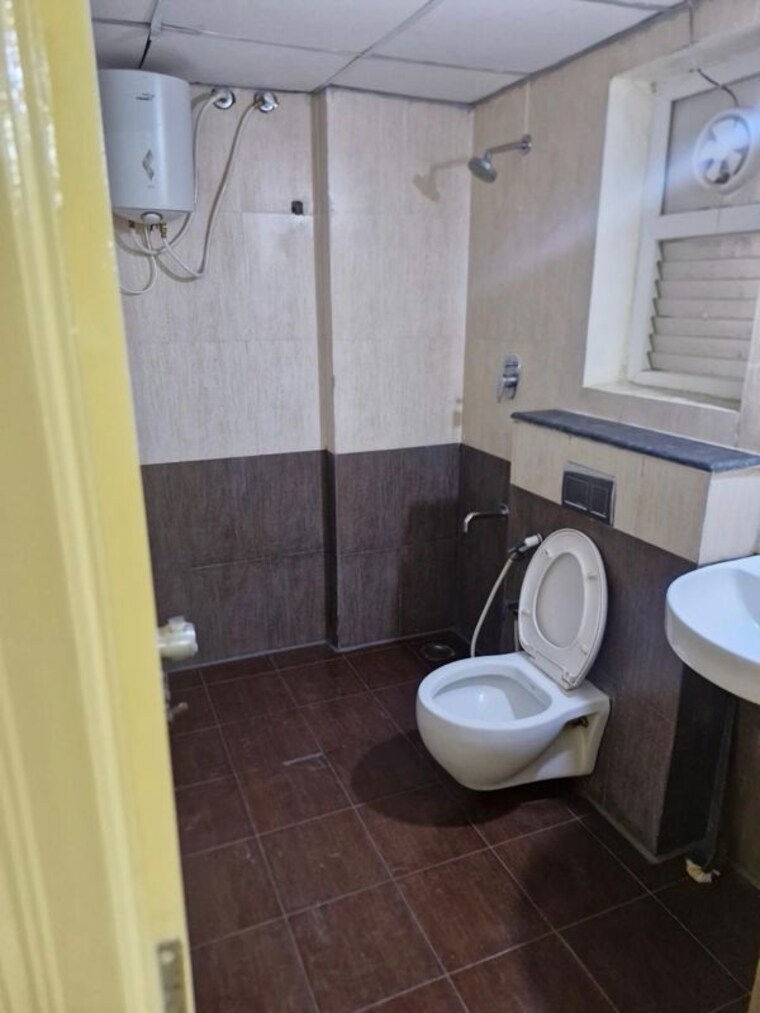Bathroom, vrr-nest 2 Bedroom 1356 Sq.Ft. Apartment In Hosur Road Bangalore 10131708