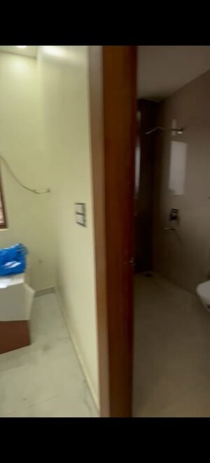 Bathroom in 2.5 BHK Independent House at Delta Ii Greater Noida – for Rent