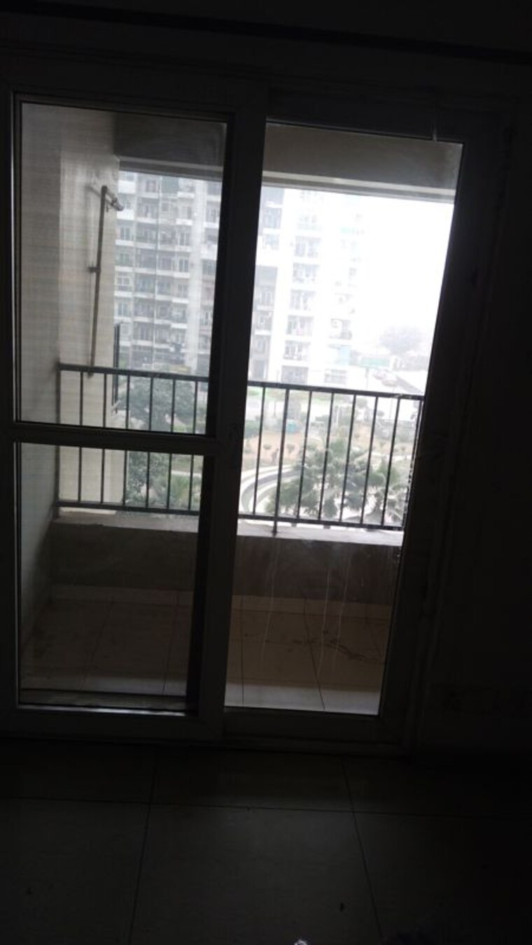 Room, sector 121 2.5 Bedroom 1075 Sq.Ft. Apartment In Sector 121 Noida 10131751