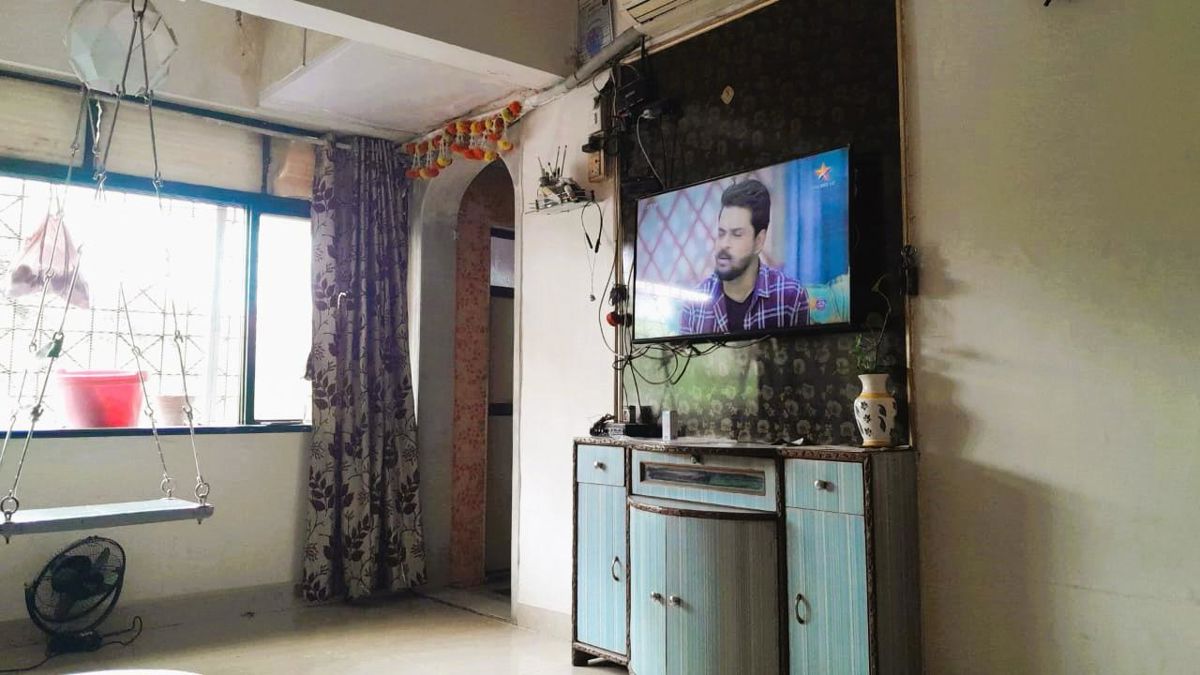 1 BHK + Study Room Apartment For Rent in Kurla West