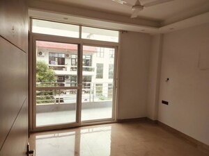 Room in 2 BHK Builder Floor at Sector 45 – for Rent