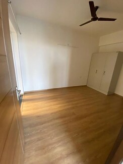 4 BHK + Servant Room Apartment For Sale in Godrej Meridien