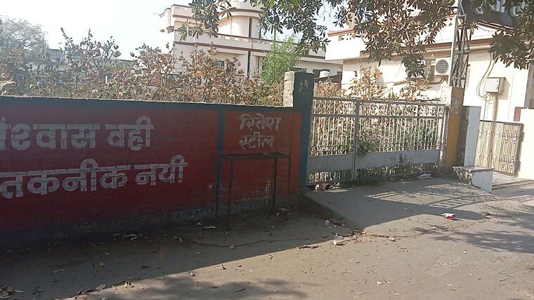 Exterior View, krishna nagar Commercial Showroom 11000 Sq.Ft. In Krishna Nagar Lucknow 10131833
