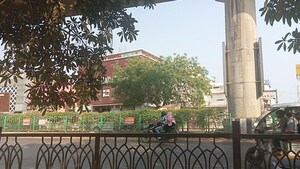  Showroom For Rent in Krishna Nagar