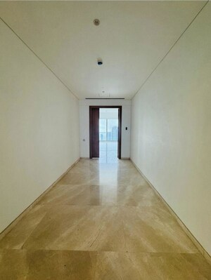 Room in 4 BHK Apartment at Rustomjee Crown, Prabhadevi – for Rent