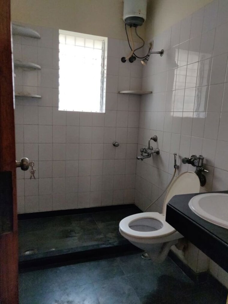Bathroom, girdhar-park 2 Bedroom 750 Sq.Ft. Apartment In Malad West Mumbai 10131860