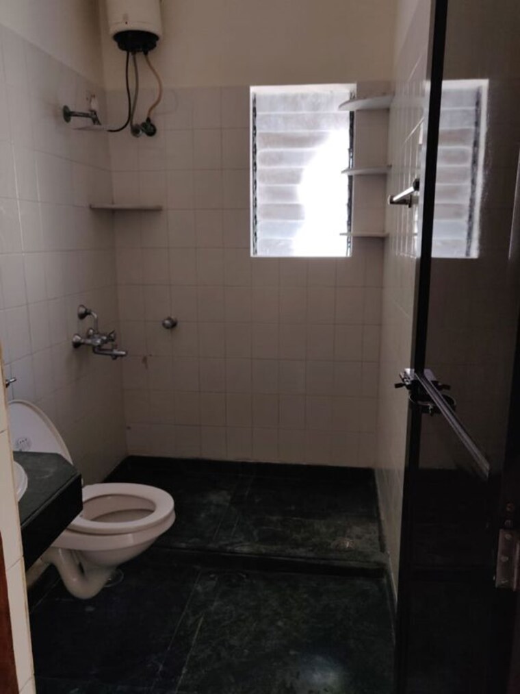 Bathroom, girdhar-park 2 Bedroom 750 Sq.Ft. Apartment In Malad West Mumbai 10131860