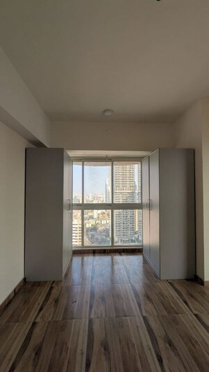Room in 2 BHK Apartment at Omkar Veda Exclusive, Parel – for Rent