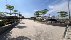 Land For Sale in Paras Arcade 114