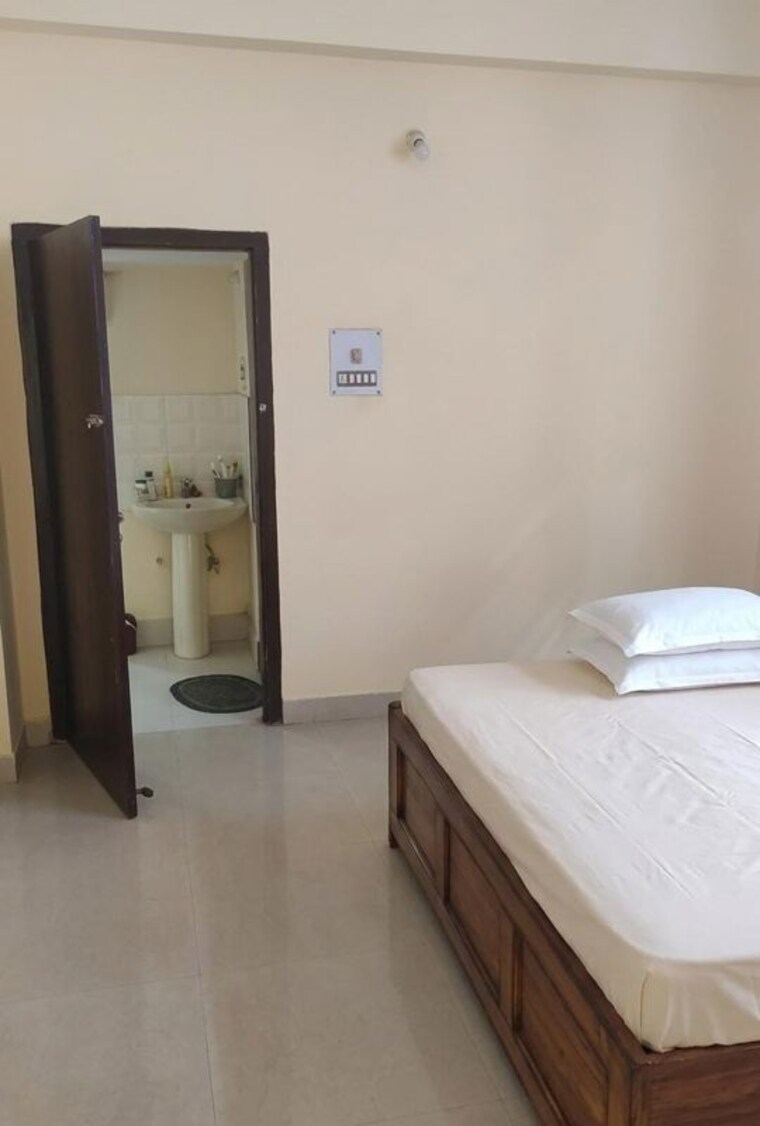 Master Bedroom, geeta nagar 3 Bedroom 1200 Sq.Ft. Apartment In Geeta Nagar Guwahati 10131884