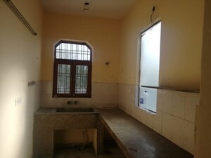 Room in 1.5 BHK Builder Floor at Jadhunath Enclave, Sector 29 – for Rent