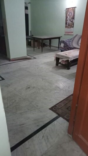 Parking in 1.5 BHK Builder Floor at Jadhunath Enclave, Sector 29 – for Rent