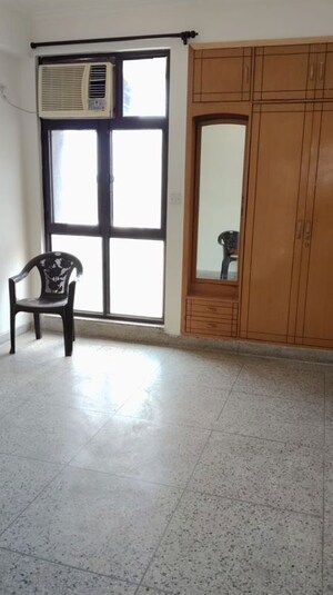 Room in 3 BHK Apartment at Sector 6 Dwarka – for Rent