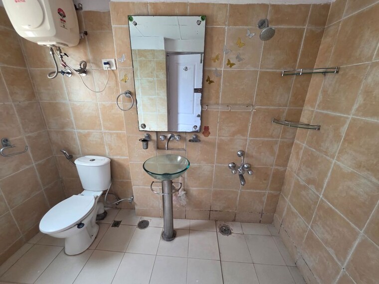 Bathroom, orchid-petals 3 Bedroom 1805 Sq.Ft. Apartment In Sector 49 Gurgaon 10131905