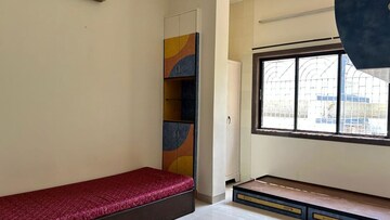 Bedroom in 2 BHK Apartment at Mahim West – for Rent
