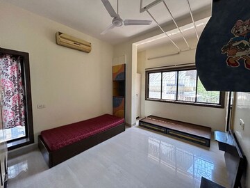 Bedroom in 2 BHK Apartment at Mahim West – for Rent