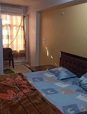  Pg For Rent in Vineet Khand