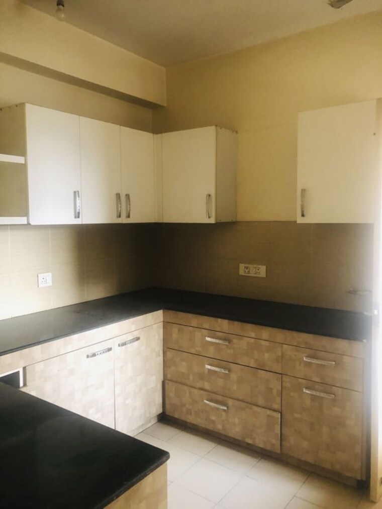 Kitchen, bptp-park-grandeura 3.5 Bedroom 2032 Sq.Ft. Apartment In Sector 82 Faridabad 10131935