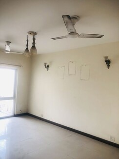 3.5 BHK + Servant Room Apartment For Sale in BPTP Park Grandeura