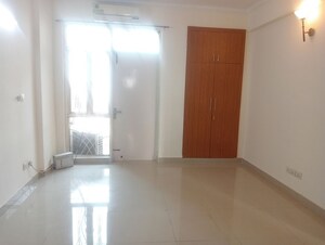Room in 3 BHK Apartment at Parsvnath Green Ville, Sector 48 – for Rent