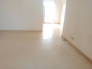 Room in 3 BHK Apartment at Parsvnath Green Ville, Sector 48 – for Rent