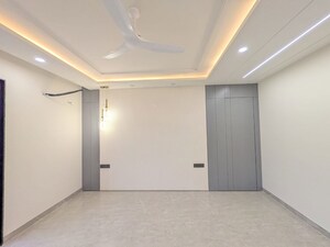 Room in 4 BHK Builder Floor at Sector 23 – for Sale